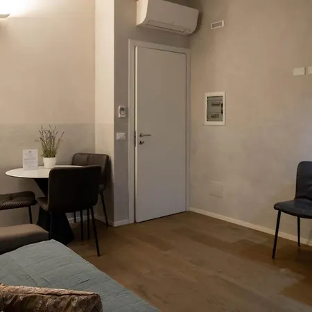 Romana アパート ヴェローナ